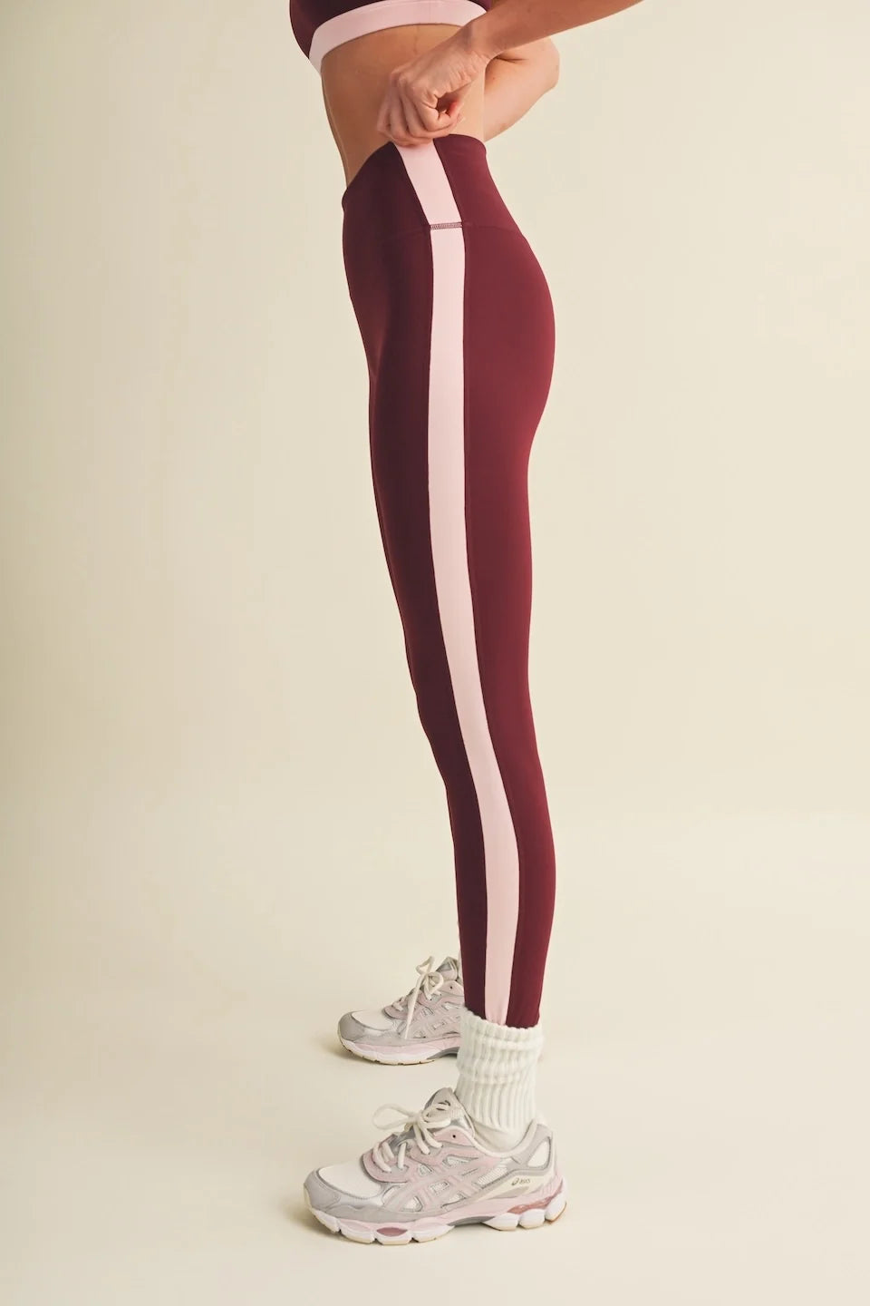Burgundy contrast leggings with pink stripe